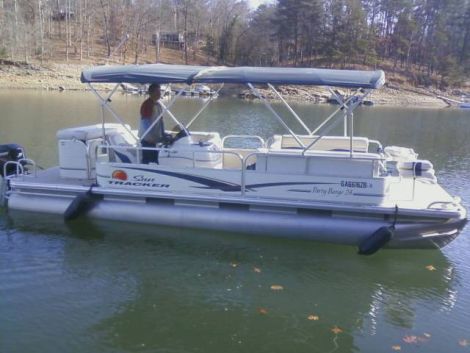 Used Tracker Boats For Sale in Georgia by owner | 2010 24 foot Tracker Party Barge